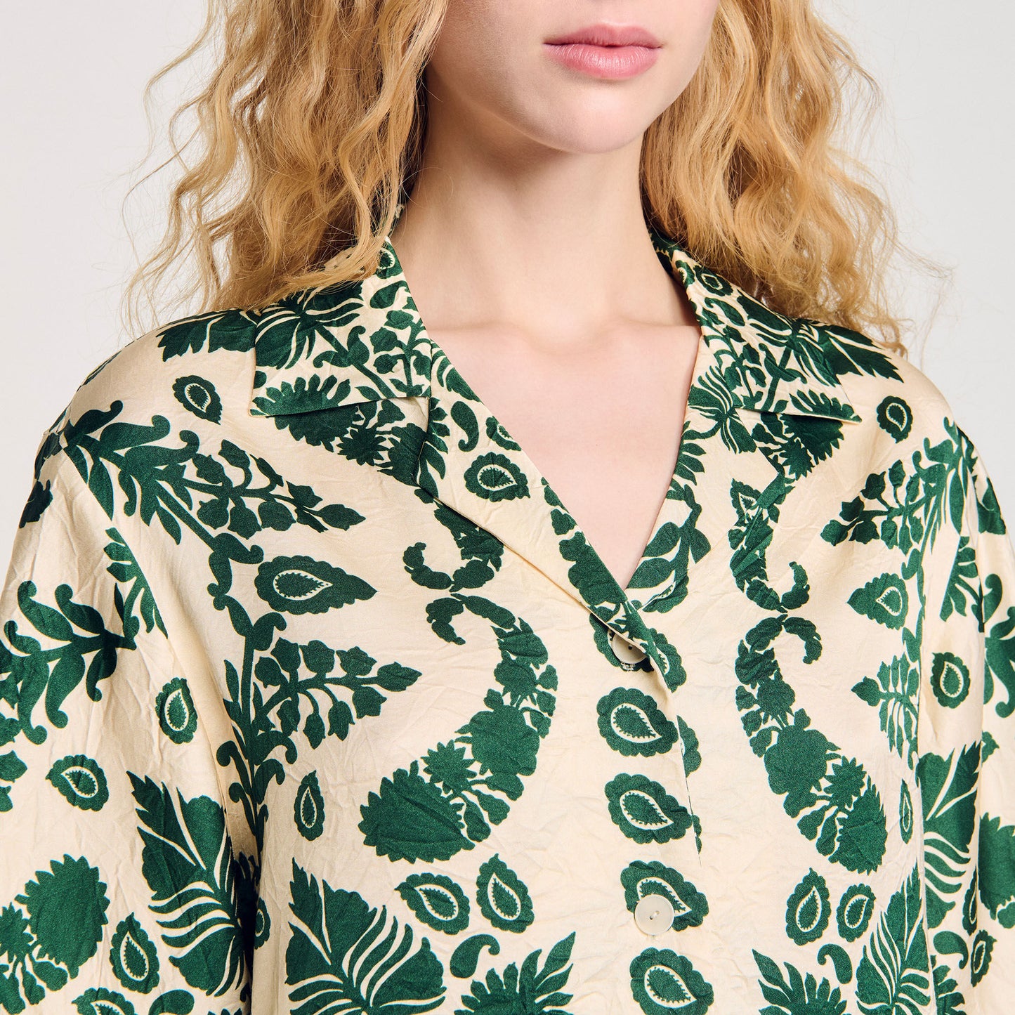 Floral Motif Shirt Ecru / Green