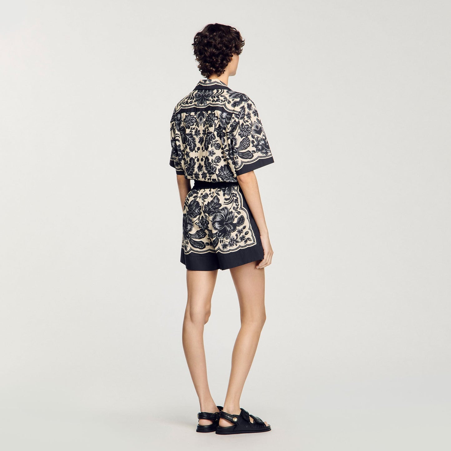 Floral Print Shorts Ecru / Black